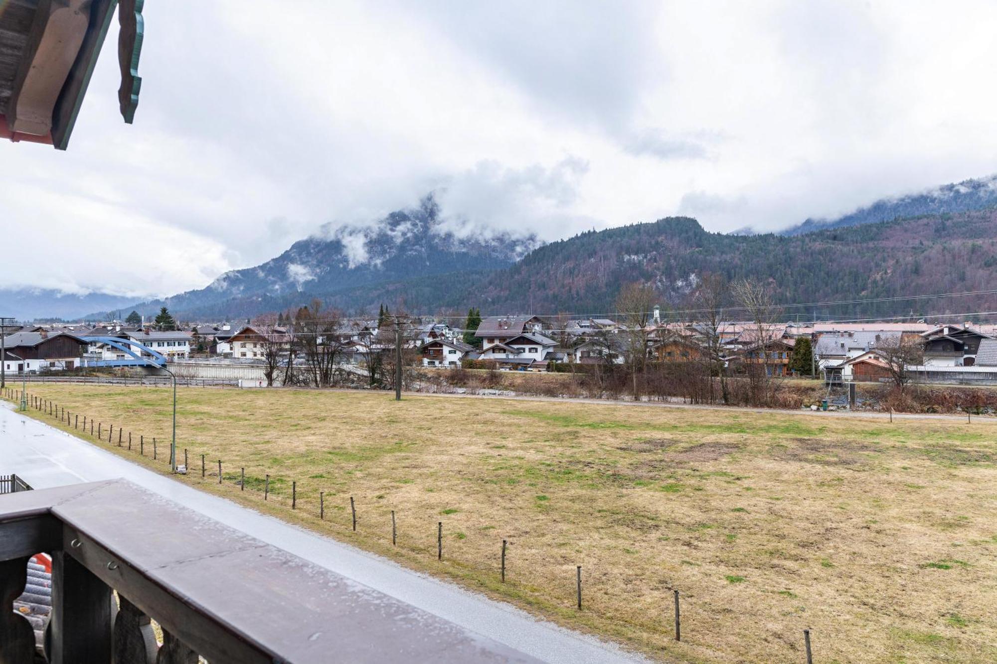 Ferienwohnung Zugspitzblick Фархант Екстериор снимка